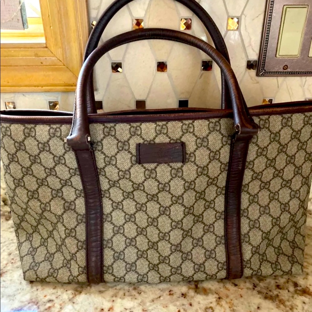❤️❤️❤️SOLD❤️❤️❤️Authentic Gucci Monogram Tote